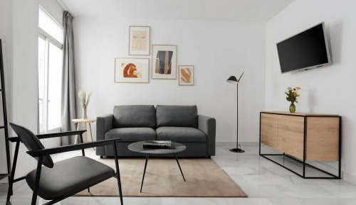One-Bedroom Apartment with Queen Bed and Sofa Bed