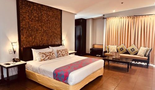 Grand Superior Room