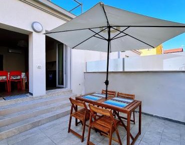 One-Bedroom Apartment - Sea Side