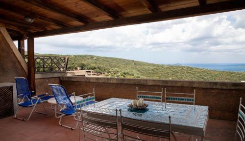 One-Bedroom Apartment with Sea View