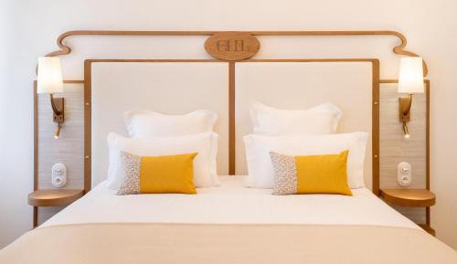 Comfort Queen Room with Sea View