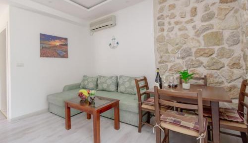 One-Bedroom Apartment with Balcony