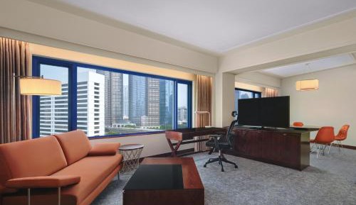 1 King Bed, Club Lounge Access, Terrace, Diplomatic Suite