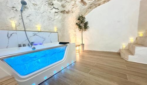 One-Bedroom Apartment with Spa Bath