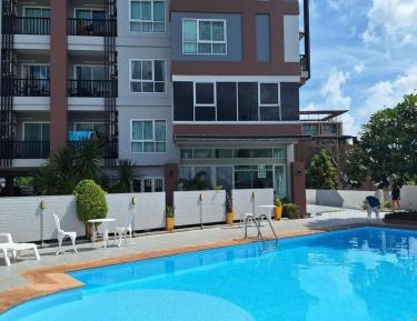 One-Bedroom Apartment with Sea View and Balcony