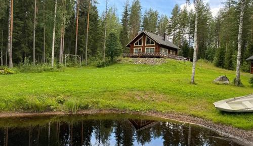 Three-Bedroom Cottage with Sauna