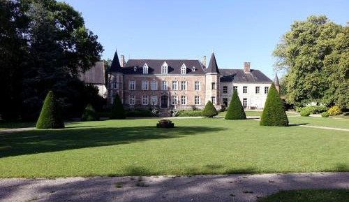 Villa with Garden View