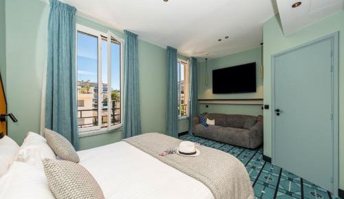 Deluxe Family Room