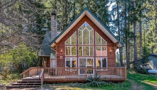 Three-Bedroom Holiday Home 