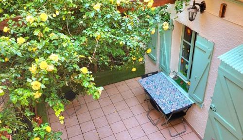 6-Bed Mixed Dormitory Room