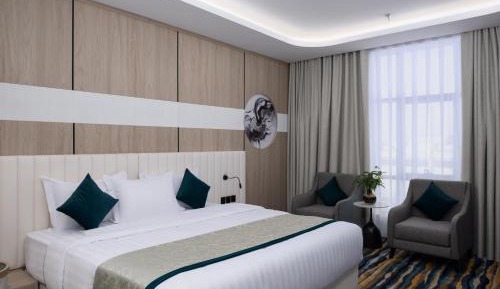 Deluxe Double Room (2 Adults + 1 Child)
