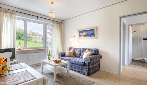 One-Bedroom Apartment with Terrace