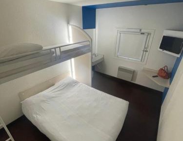 Triple Room with Shared Bathroom