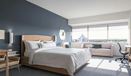 King Studio Suite with Sofa Bed and River View