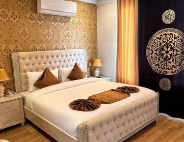 Queen Room