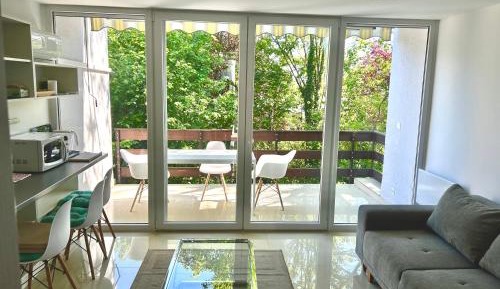 Apartment with Garden View