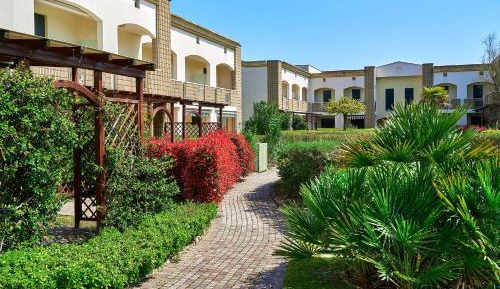 Apartment with Garden View
