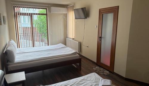Apartment With Shared Bathroom