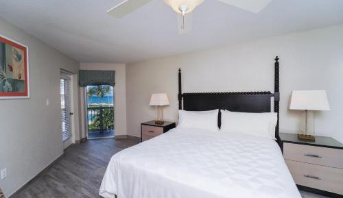 1 Bedroom King Suite - Ocean View