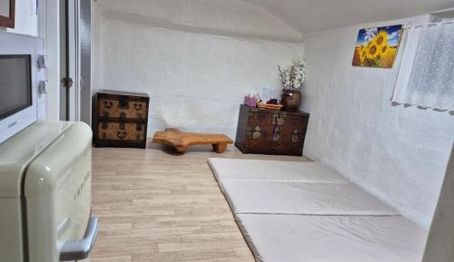Japanese-Style Room