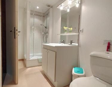 Double or Twin Room with Shower
