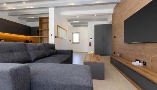 Three-Bedroom Holiday Home 