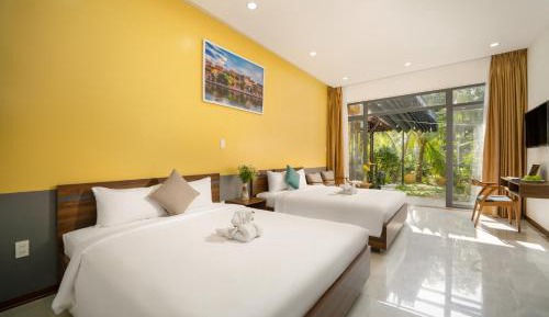 Family Room with Garden View