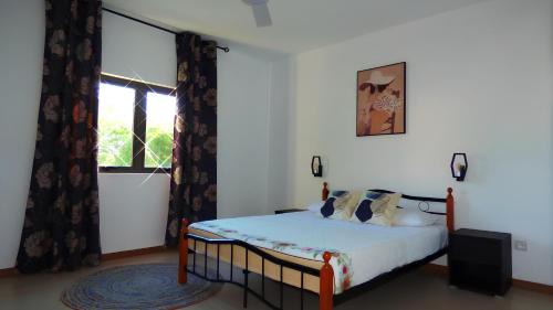 Two-Bedroom Apartment with Mountain View