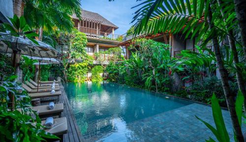 Suite with Pool View
