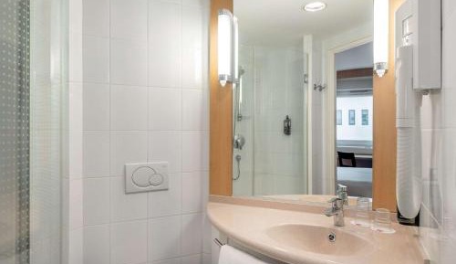 Room with 1 double bed