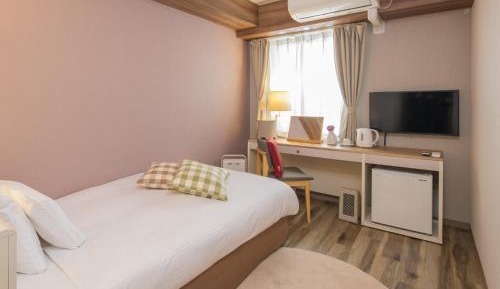 Female Single Room - Non-Smoking