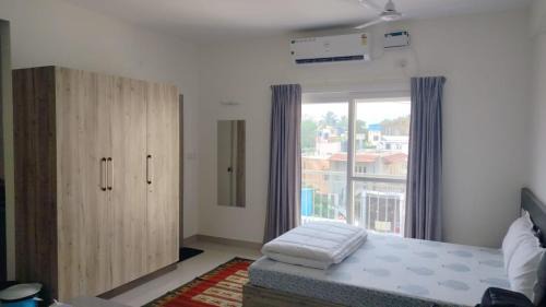 Superior One-Bedroom Apartment with Balcony