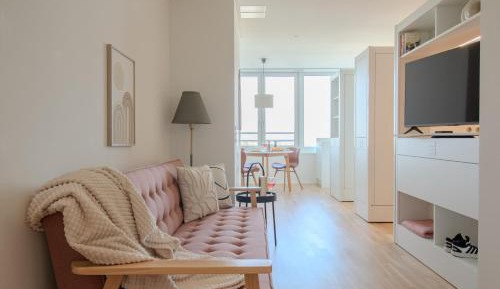 Studio Apartment with One Double Bed