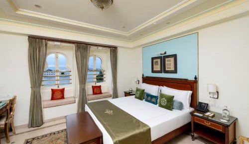 Palace Room Lake View