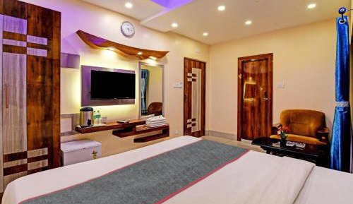 Double Room with Pool View