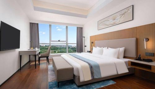 Deluxe King Room - Non-Smoking