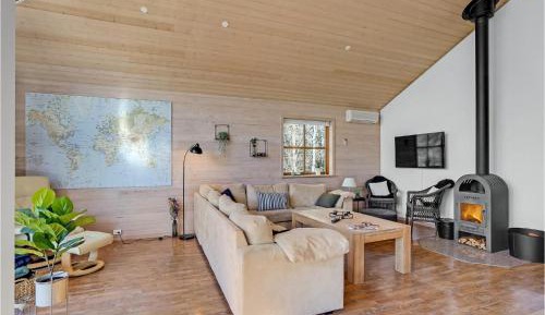 Four-Bedroom Holiday Home