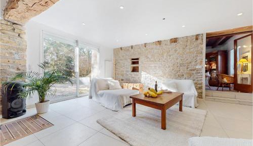 Five-Bedroom Holiday Home
