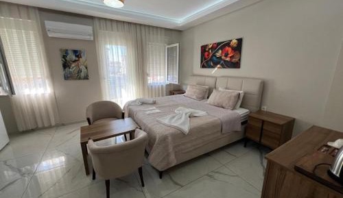 Apartment with Garden View
