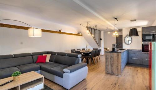 Three-Bedroom Holiday Home 