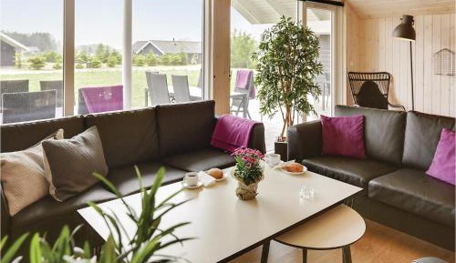 Five-Bedroom Holiday Home