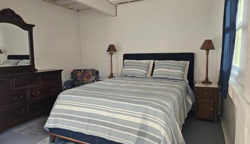 Three-Bedroom Deluxe Apartment