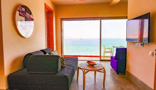 Deluxe One-Bedroom Apartment with Ocean View