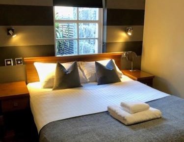 One-Bedroom Suite with Balcony