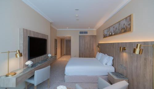 Superior King Room with Part Haram View