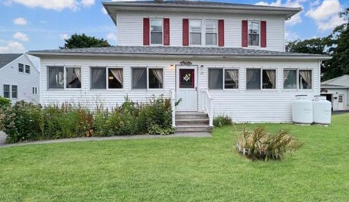 Four-Bedroom Holiday Home