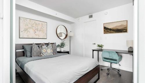 Deluxe One-Bedroom Apartment with City View