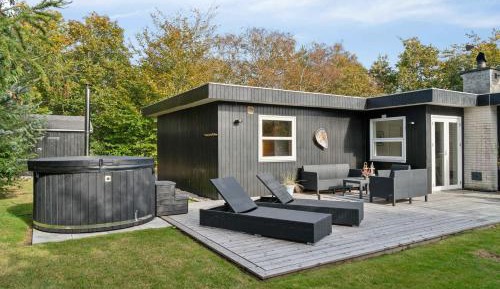 Three-Bedroom Holiday Home 