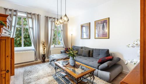 Superior One-Bedroom Apartment