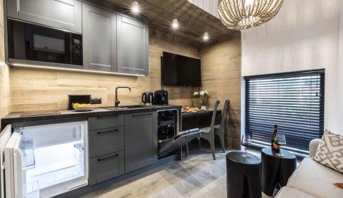 One-Bedroom Apartment with Balcony